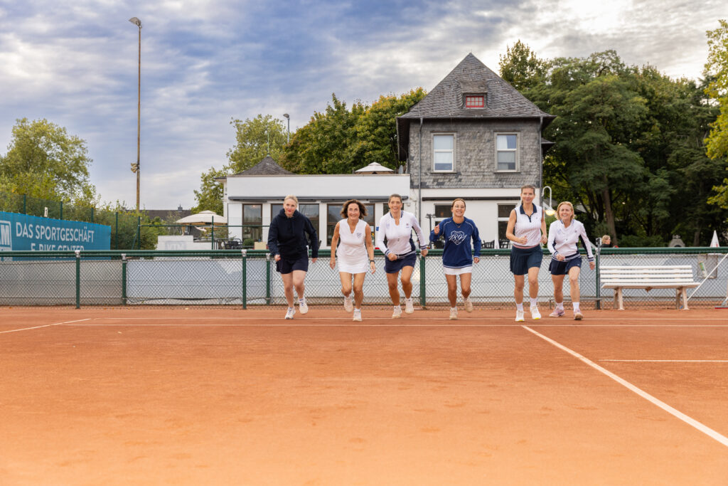Mitglieder der Mannschaften Damen 30/40/50 im Sommer 2025