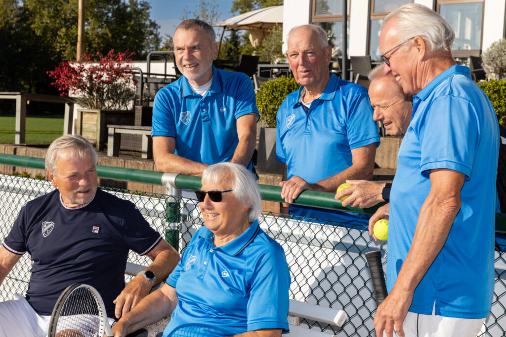 Mitglieder der Mannschaft Herren 75 im Sommer 2025
